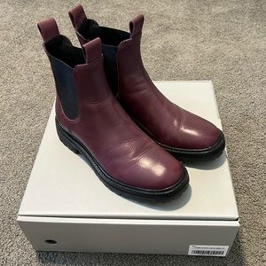 Everlane Lug Chelsea Boot, Bordeaux, size 7.5